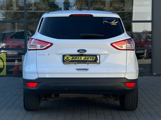 Белый Форд Эскейп, объемом двигателя 2.5 л и пробегом 117 тыс. км за 12000 $, фото 4 на Automoto.ua
