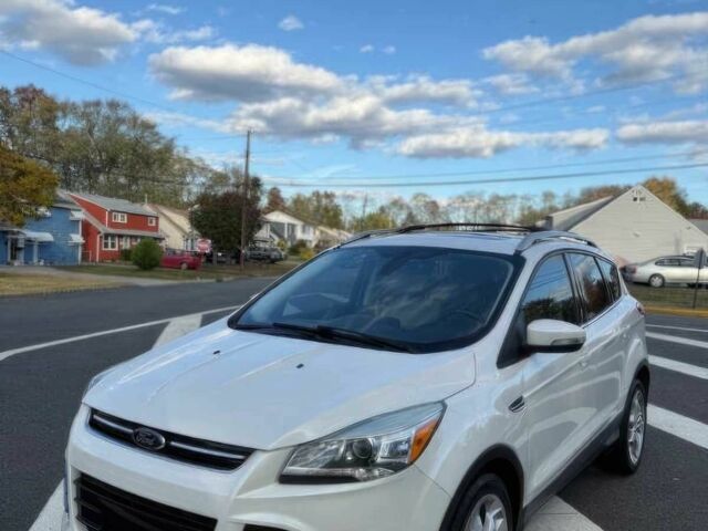 Белый Форд Эскейп, объемом двигателя 2 л и пробегом 75 тыс. км за 7000 $, фото 2 на Automoto.ua