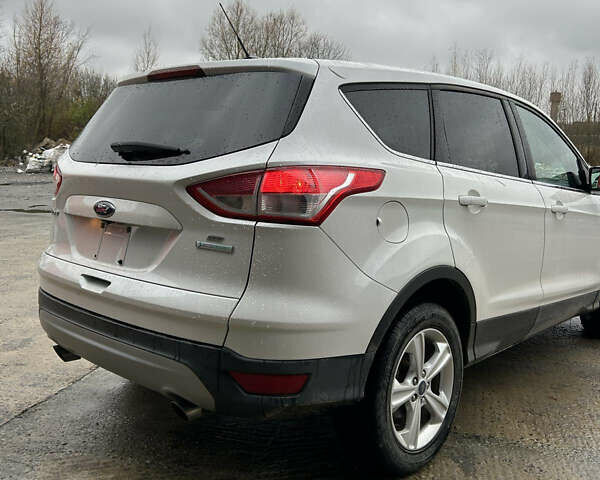 Белый Форд Эскейп, объемом двигателя 1.6 л и пробегом 170 тыс. км за 10350 $, фото 3 на Automoto.ua