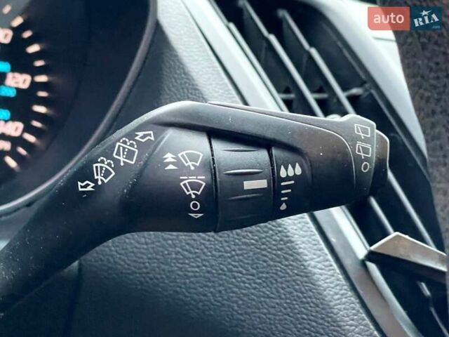 Форд Эскейп 2015 в Киеве на Automoto.ua Белый Форд Эскейп, объемом двигателя 2.5 л и пробегом 156 тыс. км за 10900 $, фото 24 на Automoto.ua