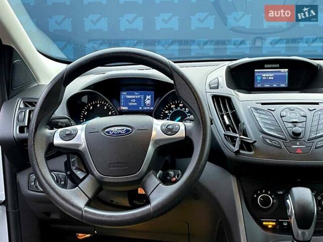 Форд Эскейп 2015 в Киеве на Automoto.ua Белый Форд Эскейп, объемом двигателя 2.5 л и пробегом 156 тыс. км за 10900 $, фото 44 на Automoto.ua