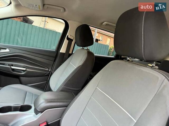 Белый Форд Эскейп, объемом двигателя 2 л и пробегом 140 тыс. км за 11400 $, фото 25 на Automoto.ua