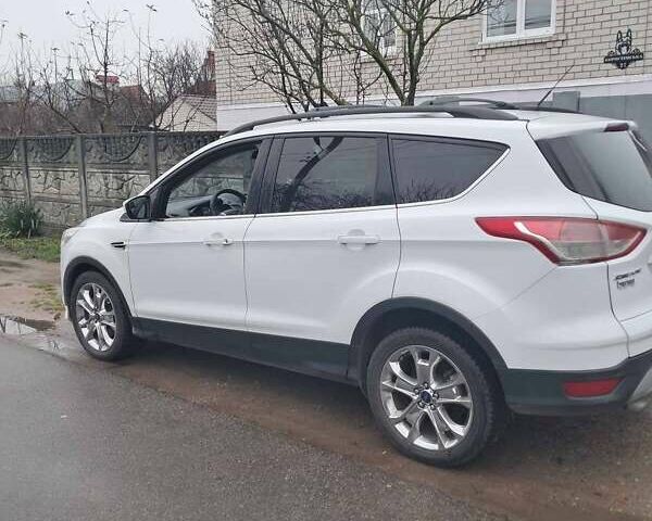 Белый Форд Эскейп, объемом двигателя 2 л и пробегом 121 тыс. км за 14600 $, фото 1 на Automoto.ua