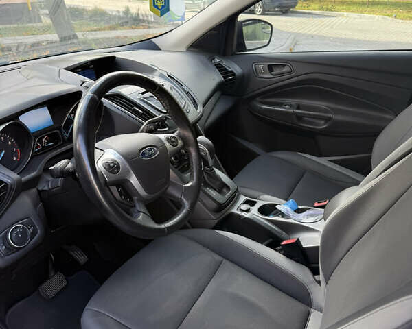 Білий Форд Ескейп, об'ємом двигуна 2.49 л та пробігом 170 тис. км за 10500 $, фото 3 на Automoto.ua