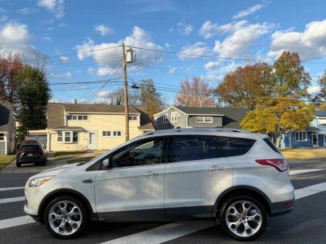 Белый Форд Эскейп, объемом двигателя 2 л и пробегом 75 тыс. км за 7000 $, фото 4 на Automoto.ua