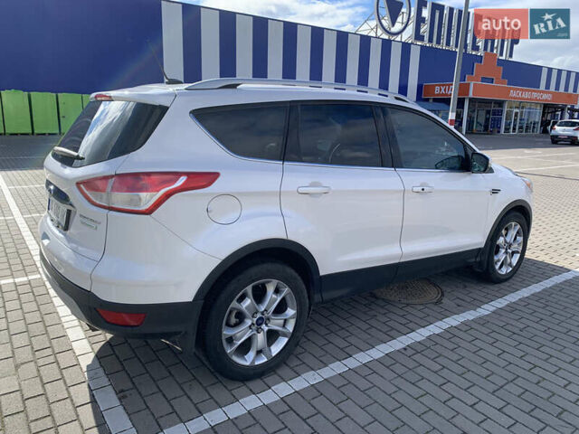 Форд Эскейп 2015 в Дубно на Automoto.ua Белый Форд Эскейп, объемом двигателя 2 л и пробегом 123 тыс. км за 13700 $, фото 3 на Automoto.ua