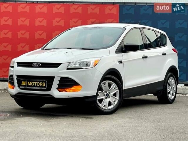 Форд Эскейп 2015 в Киеве на Automoto.ua Белый Форд Эскейп, объемом двигателя 2.5 л и пробегом 156 тыс. км за 10900 $, фото 1 на Automoto.ua
