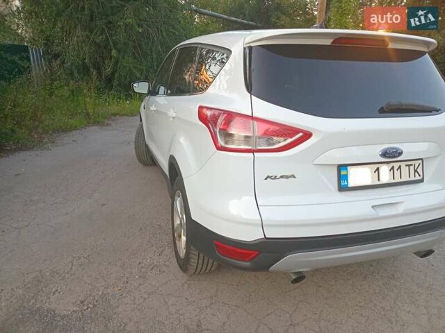 Форд Эскейп 2015 в Киеве на Automoto.ua Белый Форд Эскейп, объемом двигателя 1.6 л и пробегом 161 тыс. км за 11500 $, фото 3 на Automoto.ua