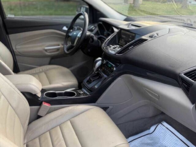 Белый Форд Эскейп, объемом двигателя 2 л и пробегом 75 тыс. км за 7000 $, фото 9 на Automoto.ua