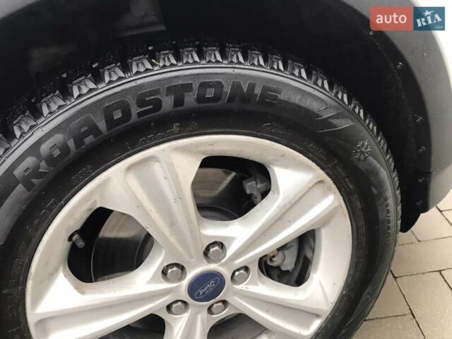 Белый Форд Эскейп, объемом двигателя 2 л и пробегом 185 тыс. км за 12800 $, фото 18 на Automoto.ua