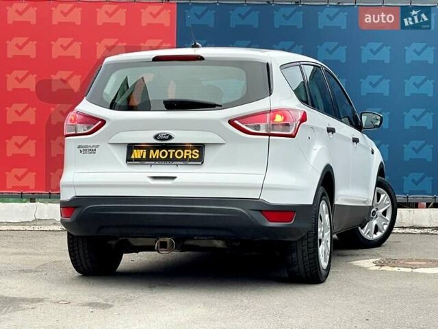 Форд Эскейп 2015 в Киеве на Automoto.ua Белый Форд Эскейп, объемом двигателя 2.5 л и пробегом 156 тыс. км за 10900 $, фото 3 на Automoto.ua