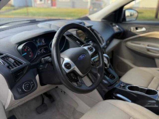 Белый Форд Эскейп, объемом двигателя 2 л и пробегом 75 тыс. км за 7000 $, фото 8 на Automoto.ua