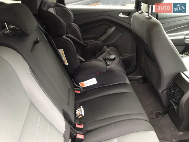 Белый Форд Эскейп, объемом двигателя 2 л и пробегом 185 тыс. км за 12800 $, фото 9 на Automoto.ua