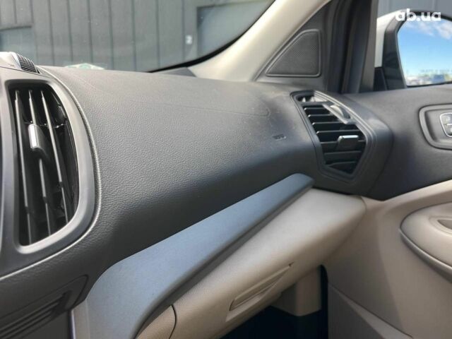 Белый Форд Эскейп, объемом двигателя 1.5 л и пробегом 105 тыс. км за 13980 $, фото 38 на Automoto.ua