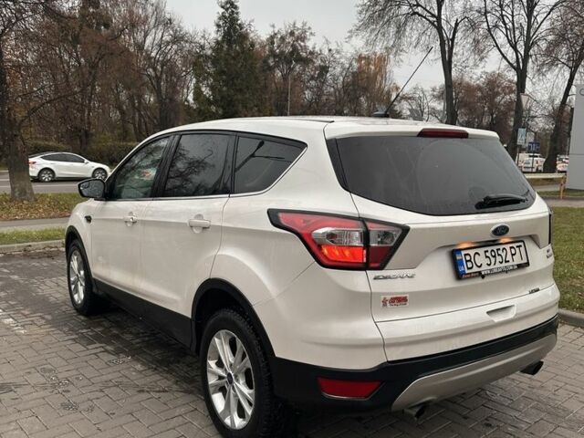 Белый Форд Эскейп, объемом двигателя 1.5 л и пробегом 137 тыс. км за 10800 $, фото 1 на Automoto.ua