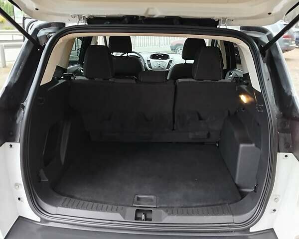 Білий Форд Ескейп, об'ємом двигуна 1.6 л та пробігом 246 тис. км за 9850 $, фото 10 на Automoto.ua