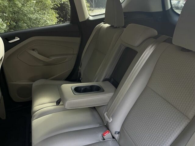 Белый Форд Эскейп, объемом двигателя 2 л и пробегом 64 тыс. км за 14500 $, фото 23 на Automoto.ua