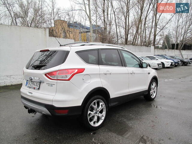 Белый Форд Эскейп, объемом двигателя 2 л и пробегом 117 тыс. км за 14000 $, фото 6 на Automoto.ua