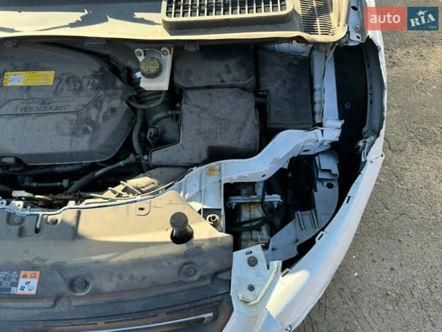 Белый Форд Эскейп, объемом двигателя 1.6 л и пробегом 240 тыс. км за 6400 $, фото 7 на Automoto.ua
