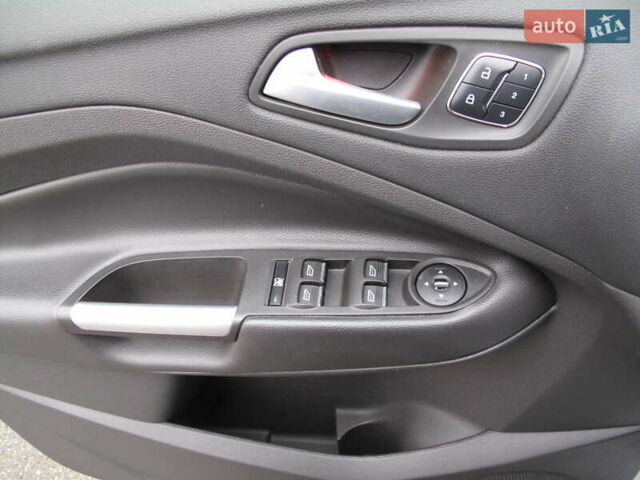 Белый Форд Эскейп, объемом двигателя 2 л и пробегом 117 тыс. км за 14000 $, фото 16 на Automoto.ua