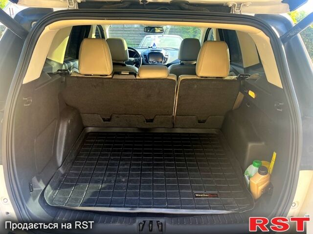 Белый Форд Эскейп, объемом двигателя 2 л и пробегом 178 тыс. км за 14500 $, фото 9 на Automoto.ua