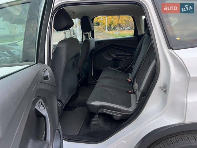 Форд Эскейп 2016 в Жмеренке на Automoto.ua Белый Форд Эскейп, объемом двигателя 2.5 л и пробегом 149 тыс. км за 10980 $, фото 21 на Automoto.ua