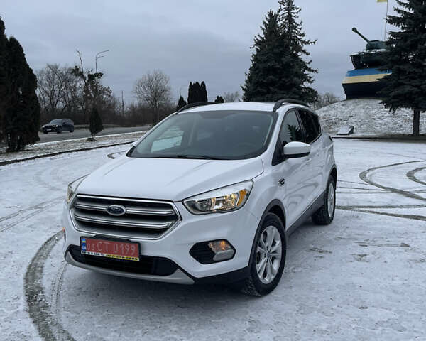 Белый Форд Эскейп, объемом двигателя 0 л и пробегом 213 тыс. км за 10200 $, фото 1 на Automoto.ua
