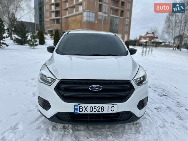 Белый Форд Эскейп, объемом двигателя 2.5 л и пробегом 312 тыс. км за 10500 $, фото 1 на Automoto.ua
