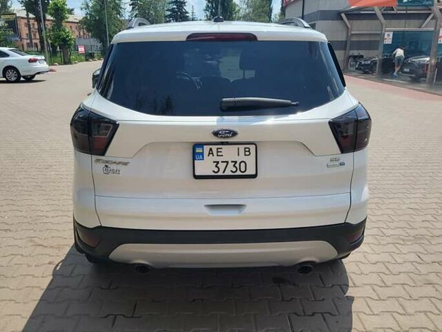 Белый Форд Эскейп, объемом двигателя 1.5 л и пробегом 137 тыс. км за 13700 $, фото 10 на Automoto.ua