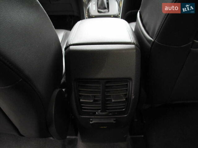 Белый Форд Эскейп, объемом двигателя 2 л и пробегом 117 тыс. км за 14000 $, фото 28 на Automoto.ua