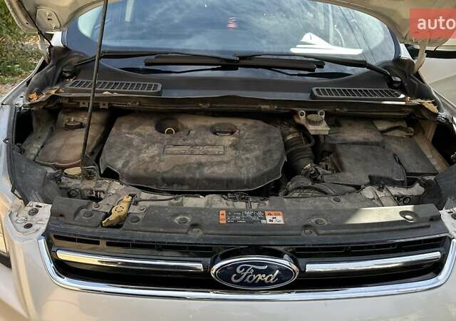 Форд Ескейп 2016 у Івано-Франківську на Automoto.ua Білий Форд Ескейп, об'ємом двигуна 2 л та пробігом 130 тис. км за 12000 $, фото 42 на Automoto.ua