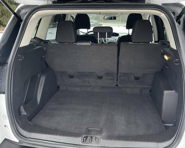 Белый Форд Эскейп, объемом двигателя 1.5 л и пробегом 213 тыс. км за 9999 $, фото 20 на Automoto.ua