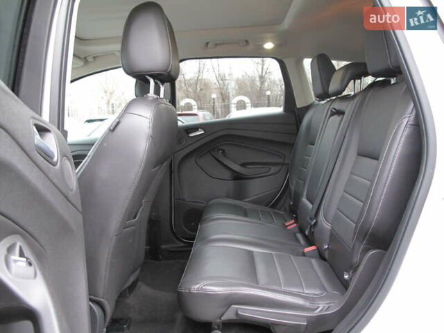 Белый Форд Эскейп, объемом двигателя 2 л и пробегом 117 тыс. км за 14000 $, фото 25 на Automoto.ua