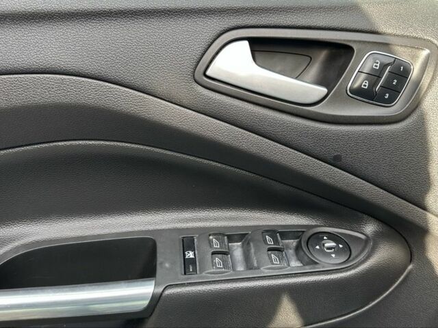 Форд Ескейп 2016 у Івано-Франківську на Automoto.ua Білий Форд Ескейп, об'ємом двигуна 2 л та пробігом 130 тис. км за 12000 $, фото 15 на Automoto.ua