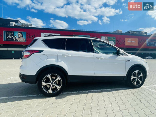 Білий Форд Ескейп, об'ємом двигуна 1.5 л та пробігом 83 тис. км за 15000 $, фото 3 на Automoto.ua