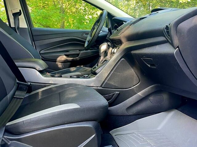 Білий Форд Ескейп, об'ємом двигуна 2.5 л та пробігом 100 тис. км за 12800 $, фото 8 на Automoto.ua