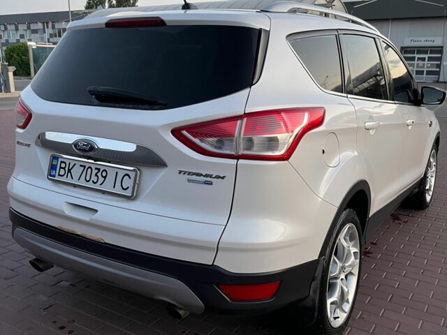 Белый Форд Эскейп, объемом двигателя 2 л и пробегом 140 тыс. км за 13000 $, фото 4 на Automoto.ua