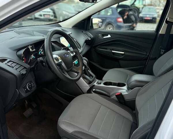 Білий Форд Ескейп, об'ємом двигуна 1.6 л та пробігом 219 тис. км за 8799 $, фото 9 на Automoto.ua
