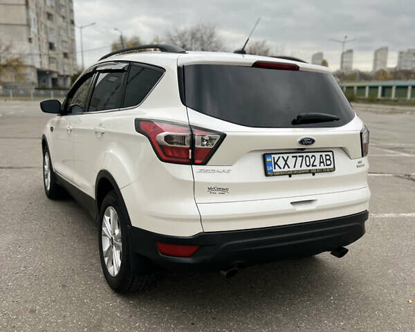 Белый Форд Эскейп, объемом двигателя 1.5 л и пробегом 208 тыс. км за 11899 $, фото 5 на Automoto.ua