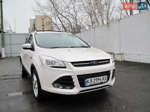 Белый Форд Эскейп, объемом двигателя 2 л и пробегом 117 тыс. км за 14000 $, фото 3 на Automoto.ua