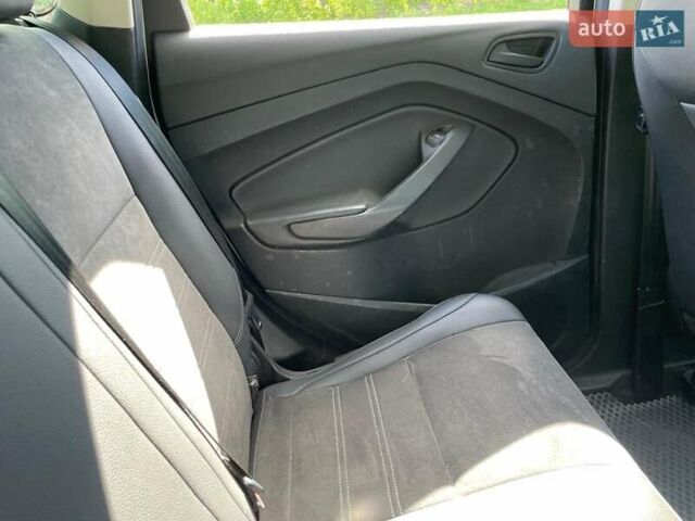 Белый Форд Эскейп, объемом двигателя 2.5 л и пробегом 179 тыс. км за 13000 $, фото 10 на Automoto.ua