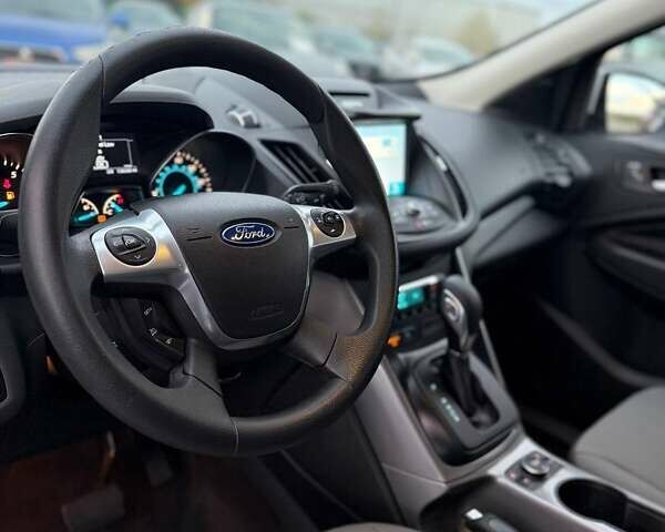 Білий Форд Ескейп, об'ємом двигуна 1.6 л та пробігом 219 тис. км за 8799 $, фото 11 на Automoto.ua