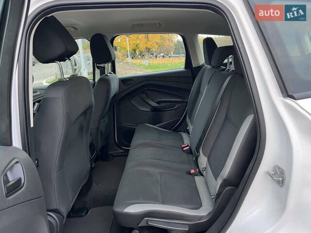 Форд Эскейп 2016 в Жмеренке на Automoto.ua Белый Форд Эскейп, объемом двигателя 2.5 л и пробегом 149 тыс. км за 10980 $, фото 22 на Automoto.ua