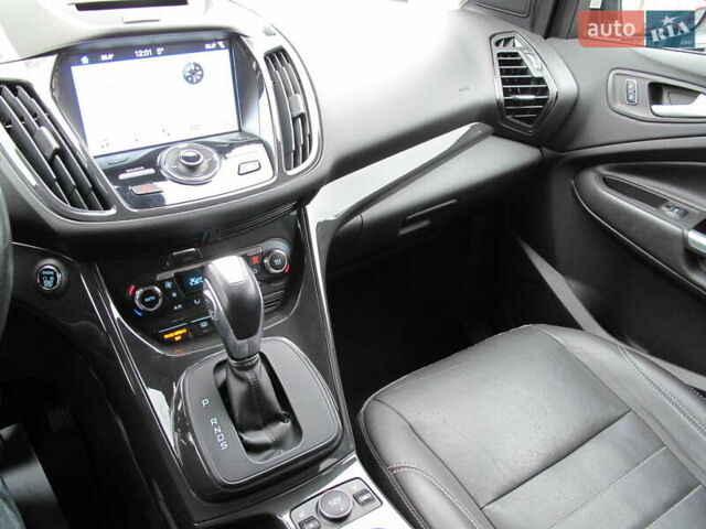 Белый Форд Эскейп, объемом двигателя 2 л и пробегом 117 тыс. км за 14000 $, фото 81 на Automoto.ua