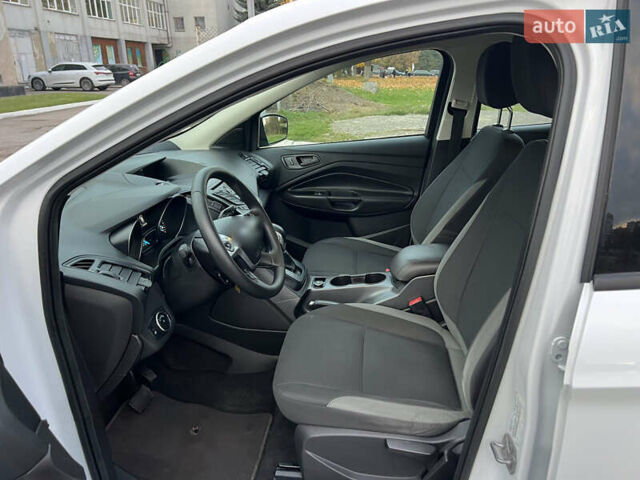 Форд Эскейп 2016 в Жмеренке на Automoto.ua Белый Форд Эскейп, объемом двигателя 2.5 л и пробегом 149 тыс. км за 10980 $, фото 24 на Automoto.ua