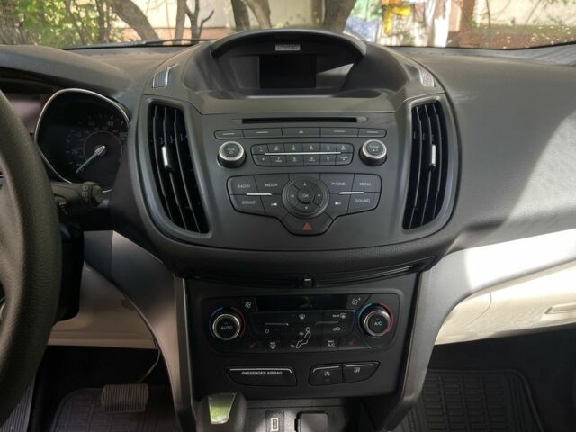 Белый Форд Эскейп, объемом двигателя 2 л и пробегом 64 тыс. км за 14500 $, фото 15 на Automoto.ua