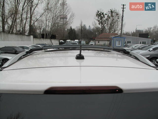 Белый Форд Эскейп, объемом двигателя 2 л и пробегом 117 тыс. км за 14000 $, фото 38 на Automoto.ua