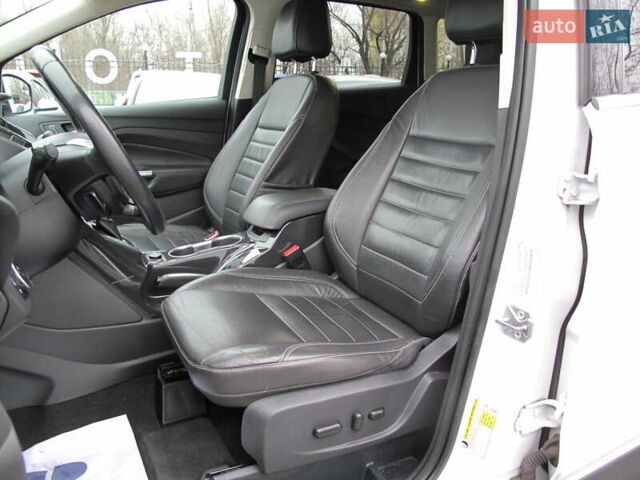 Белый Форд Эскейп, объемом двигателя 2 л и пробегом 117 тыс. км за 14000 $, фото 21 на Automoto.ua