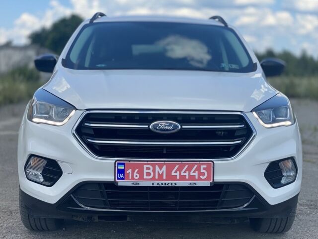 Белый Форд Эскейп, объемом двигателя 1.5 л и пробегом 48 тыс. км за 12500 $, фото 1 на Automoto.ua