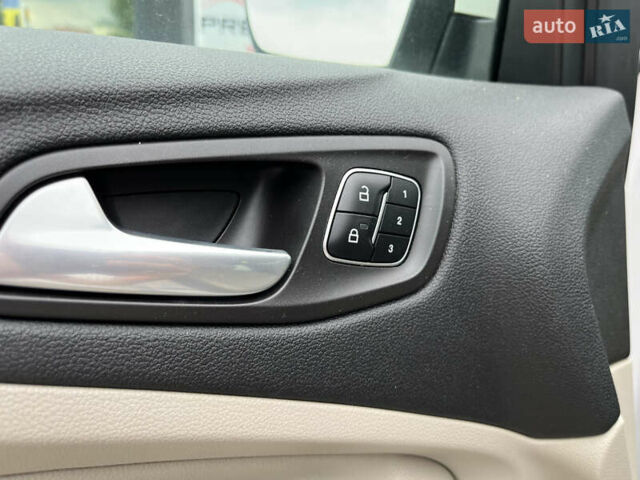 Белый Форд Эскейп, объемом двигателя 1.5 л и пробегом 167 тыс. км за 13350 $, фото 12 на Automoto.ua